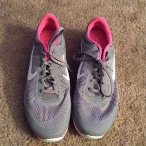 Women’s NIKE PINK & GRAY Mesh Runner Shoes 9